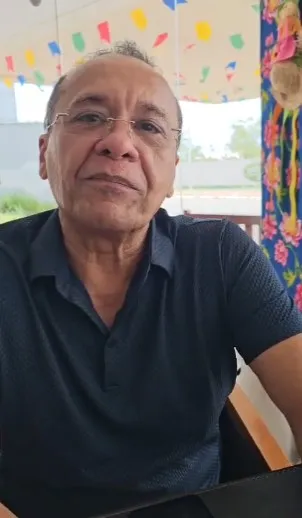 Pesquisador, diretor de teatro e escritor João Ewerton