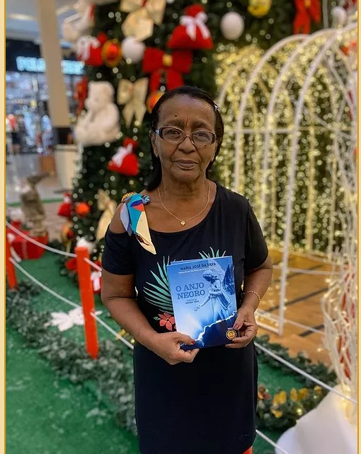 Há um ano, a poeta Maria José realizava um sonho: lançava seu livro 