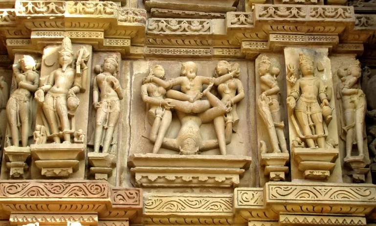 A arte erótica na pequena cidade indiana de Khajuraho