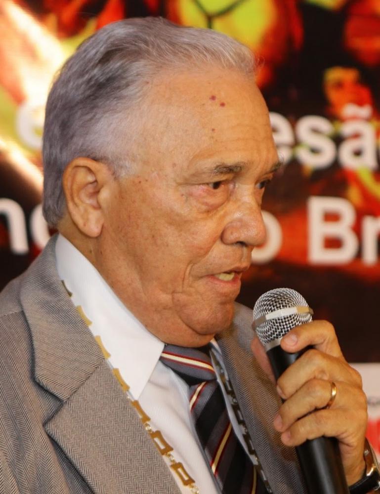 Professor Edomir Martins de Oliveira, embaixador Universal da Paz, fala sobre o tema
