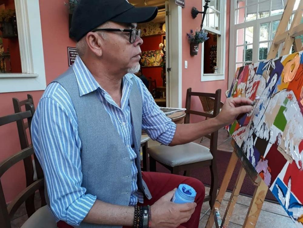 Abra e veja a Exposição AS BIKES DE BETTO, do artista Betto Pereira. São 08 telas com estilo único