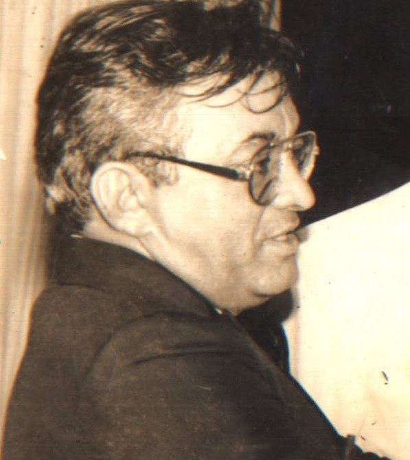 CARLOS CUNHA, O POETA NA ALGAZARRA DO SILÊNCIO