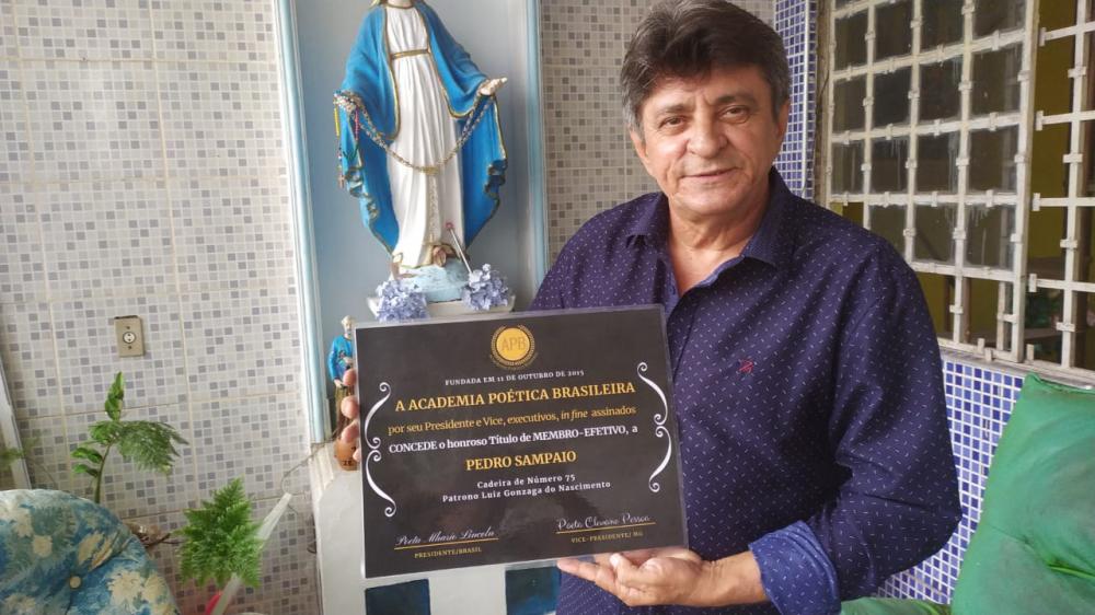 Pedro Sampaio compõe primeiro repente a uma Academia de Letras e homenageia a Academia Poética Brasileira
